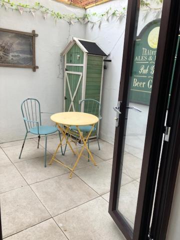 Rovers' Retreat Whitby George Street エクステリア 写真